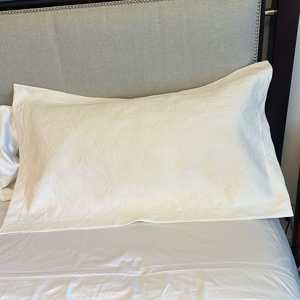 RALPH LAUREN KING SIZED RECTANGULAR MADELINE MATELASSÈ WHITE SHAM - LEAF PATTERN